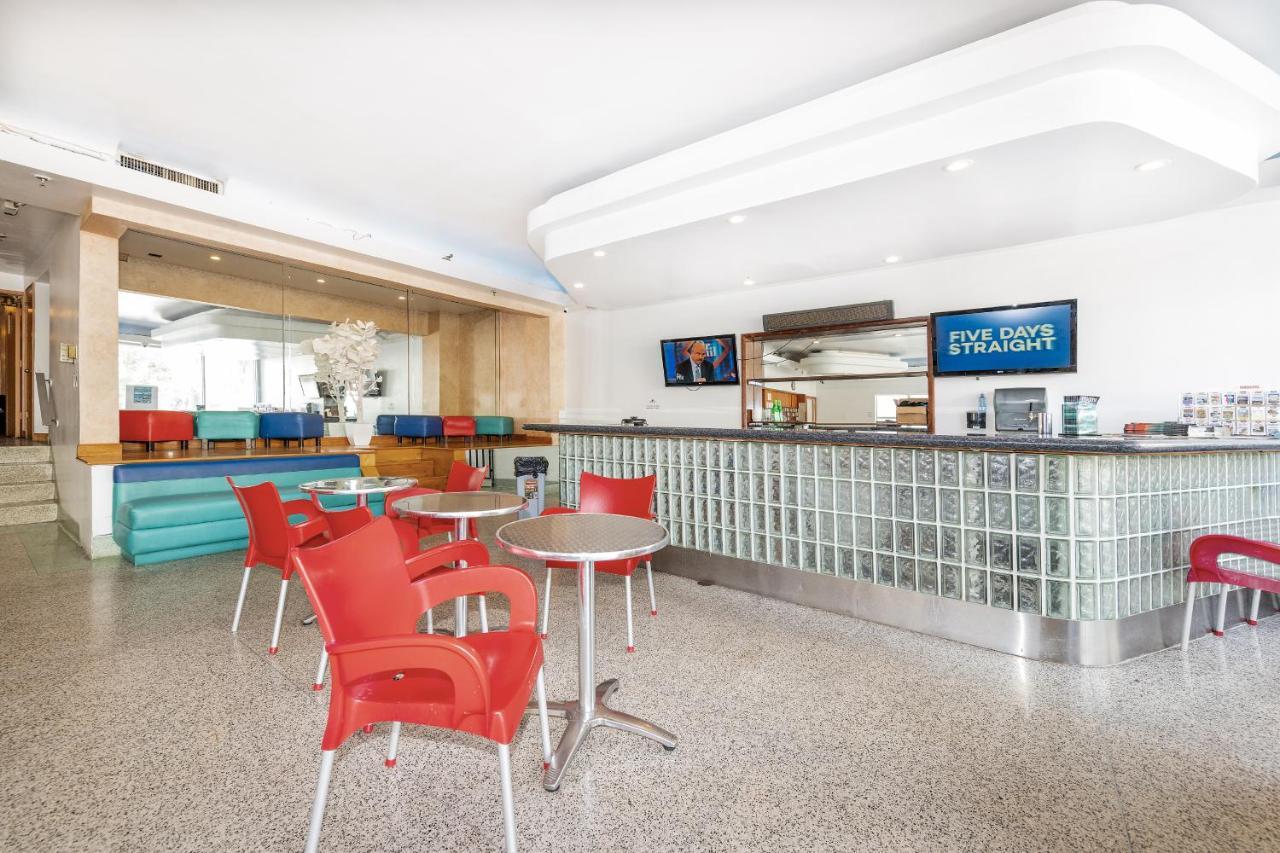 Parisian Hotel Miami Beach Exterior photo